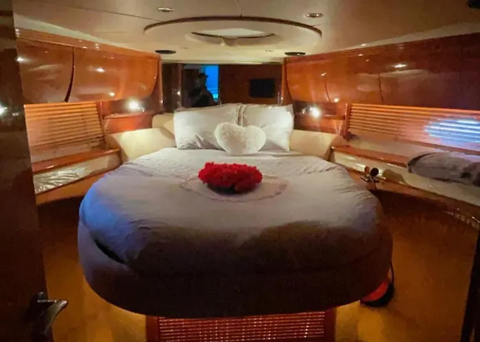 Botel Experience Luxueuse Sur Un Yacht